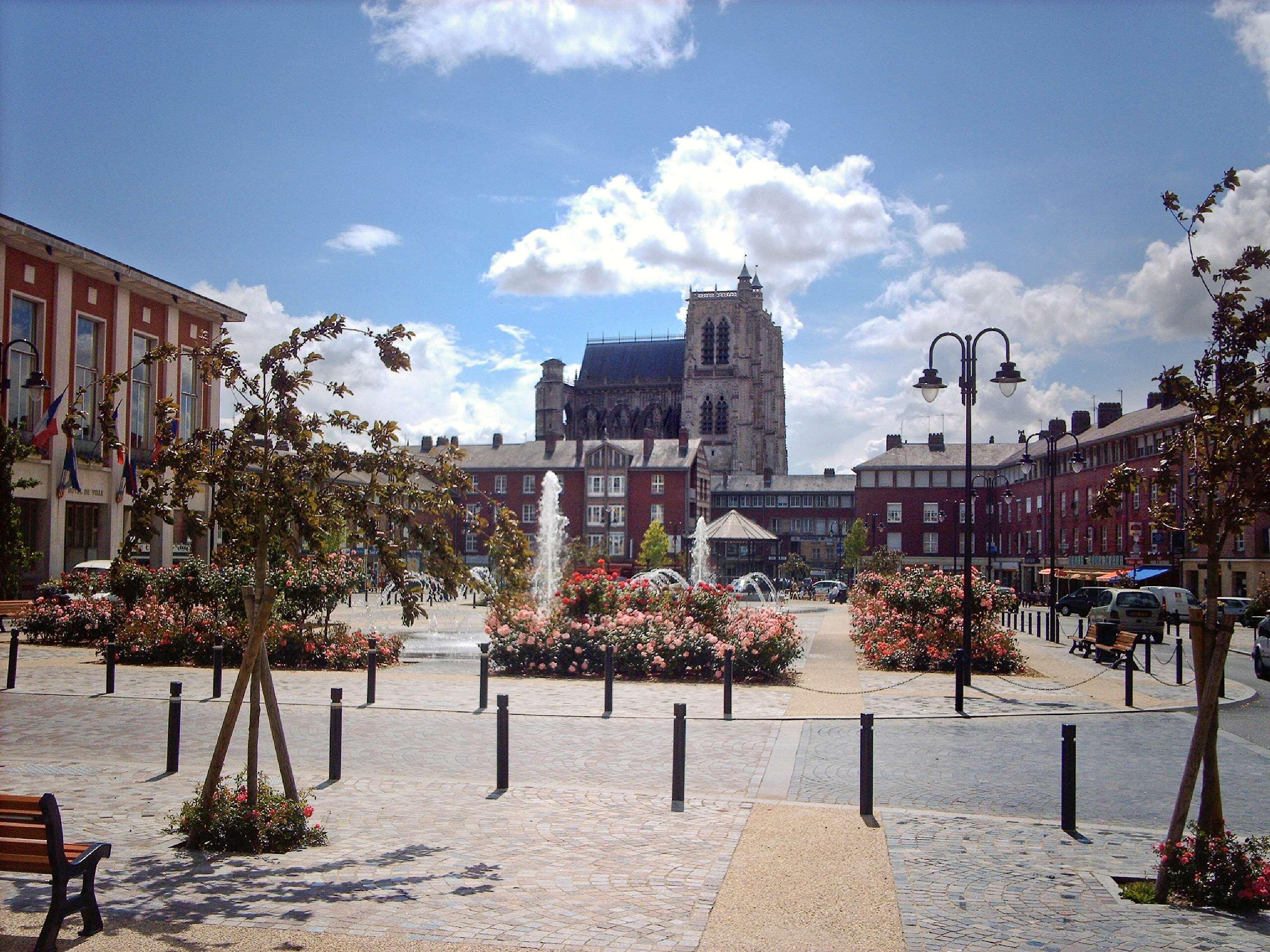 Mercure Abbeville Centre - Porte De La Baie De Somme Dış mekan fotoğraf